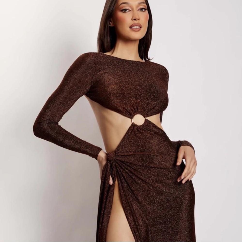 MESHKI Christina Brown Gold Backless Long Sleeve Maxi Wrap Dress| Blogge… - Picture 3 of 10